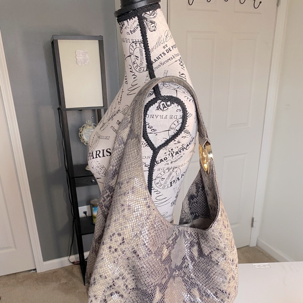 Micheal Kors Should bag